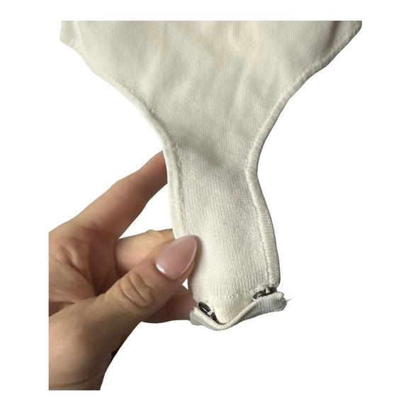 ASTR the Label  DARLING SHEER PUFF SLEEVE BODYSUIT X-Small in white - Picture 4 of 8
